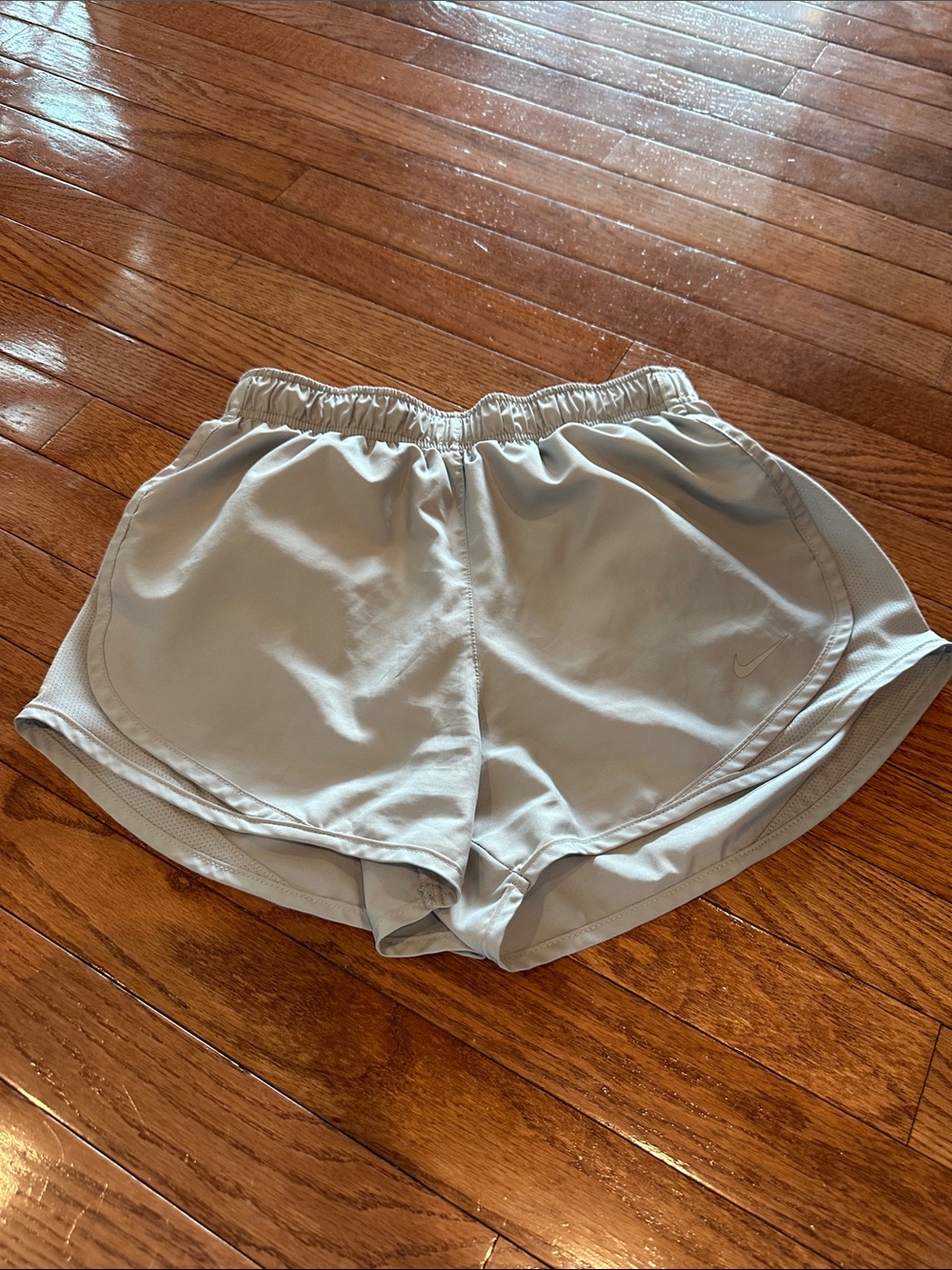 Nike Dri-fit Women’s Pale Gray Athletic Shorts size small